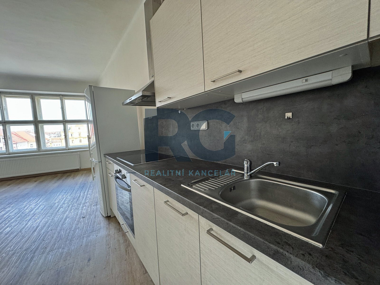 Pronájem bytu 1+kk 35 m² – fotografie 4