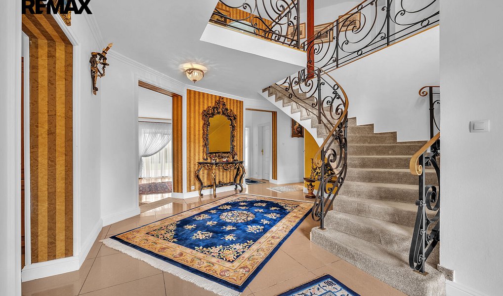 Prodej domu 285 m² s pozemkem 968 m², Šestajovice – náhled fotky 8