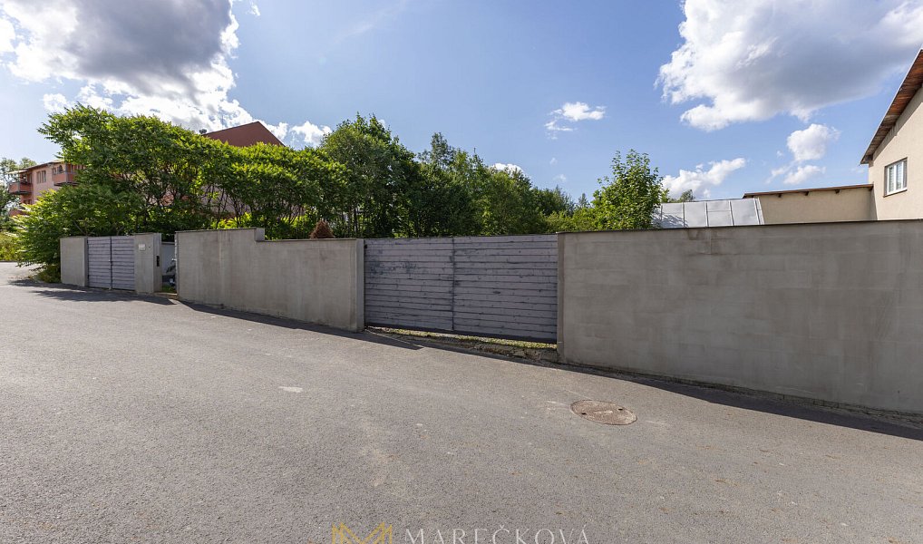 Prodej stavebního pozemku 1 251 m², Zlaté Hory – náhled fotky 2