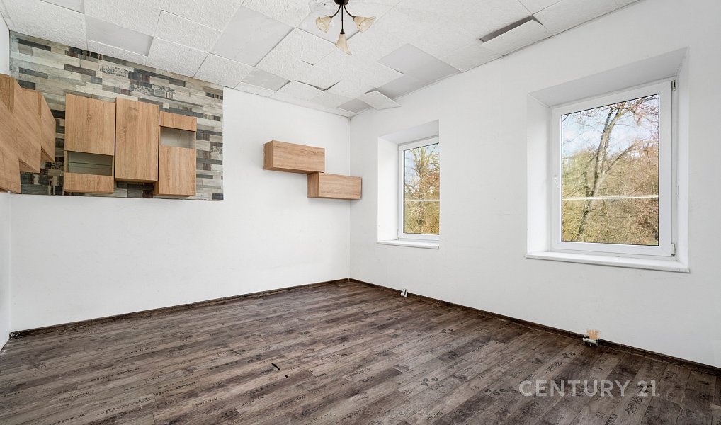 Prodej domu 220 m² s pozemkem 596 m², Oslavany – náhled fotky 8