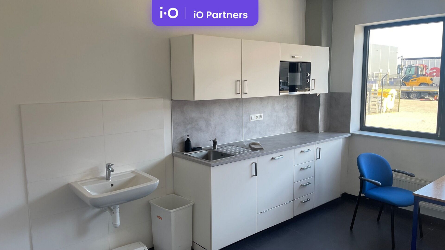 Pronájem skladovacích prostor 1 200 m² – fotografie 4