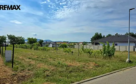 Prodej stavebního pozemku 845 m², Ivaň, okres Brno-venkov