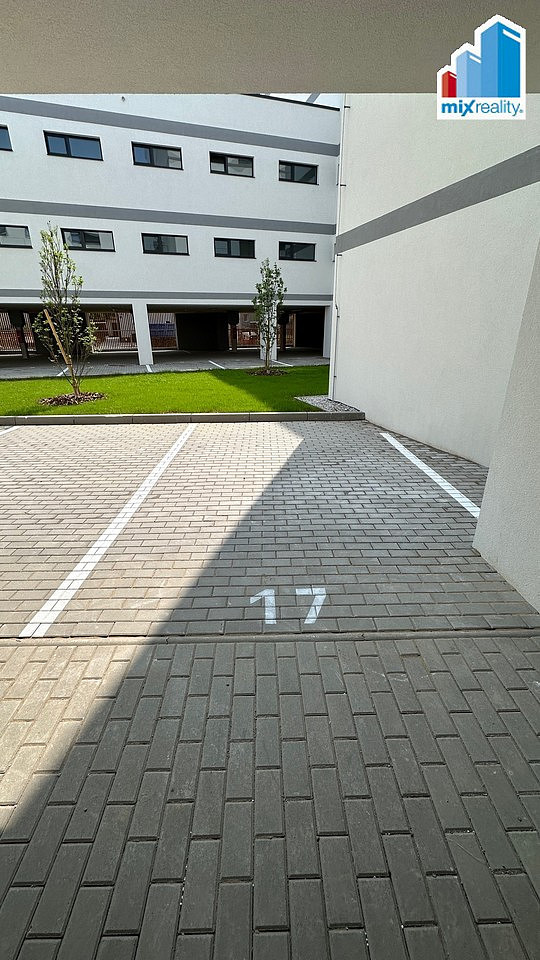Parkovací stání – fotografie 2