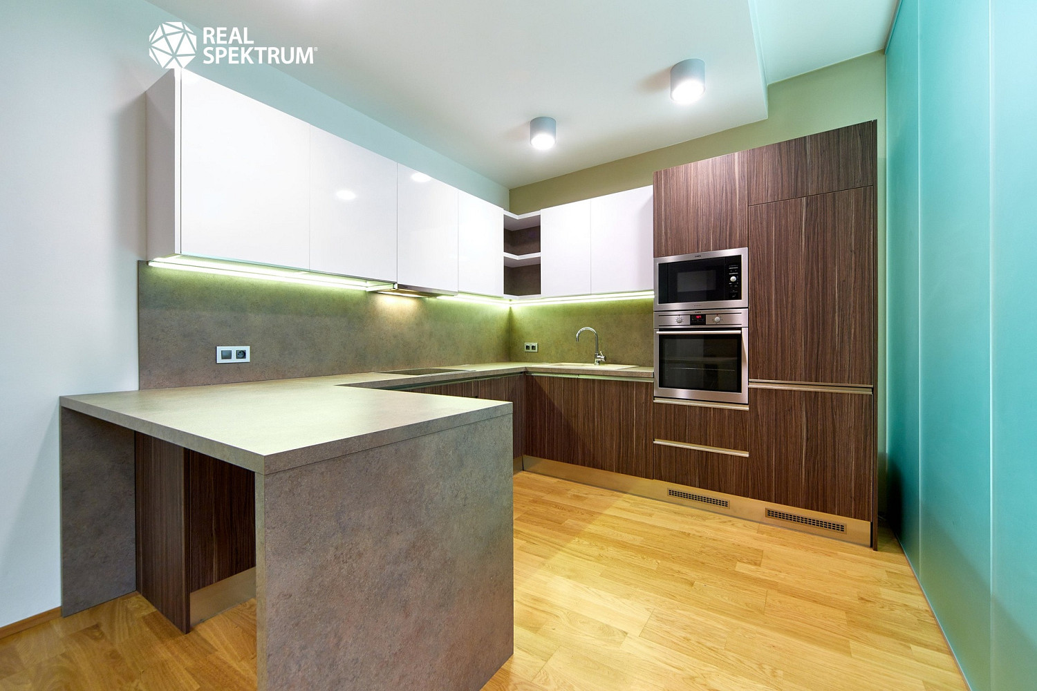 Pronájem bytu 3+kk 82 m² — photo 2