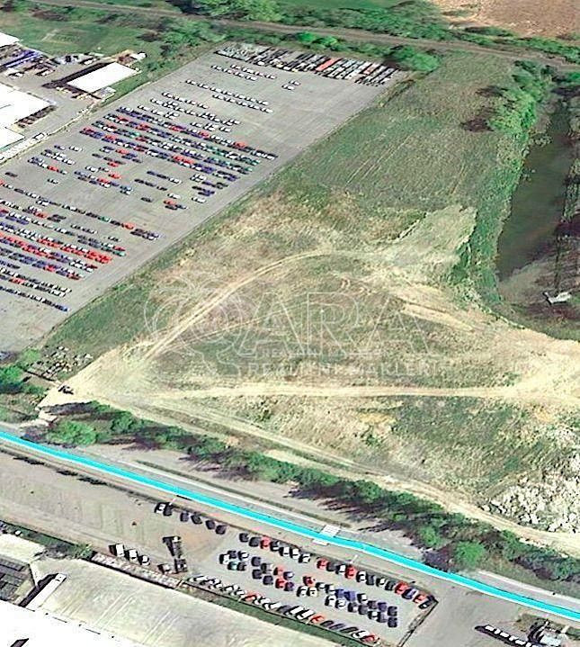 Prodej komerčního pozemku 30 600 m²