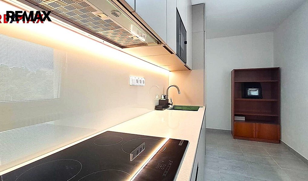 Pronájem bytu 3+1 76 m², Praha – náhled fotky 3