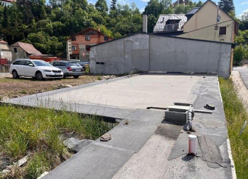 Stavební pozemek se základovou deskou, Konice – pohled 2