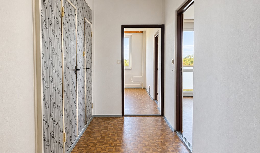 Pronájem bytu 3+1 95 m², Hradec Králové – náhled fotky 9