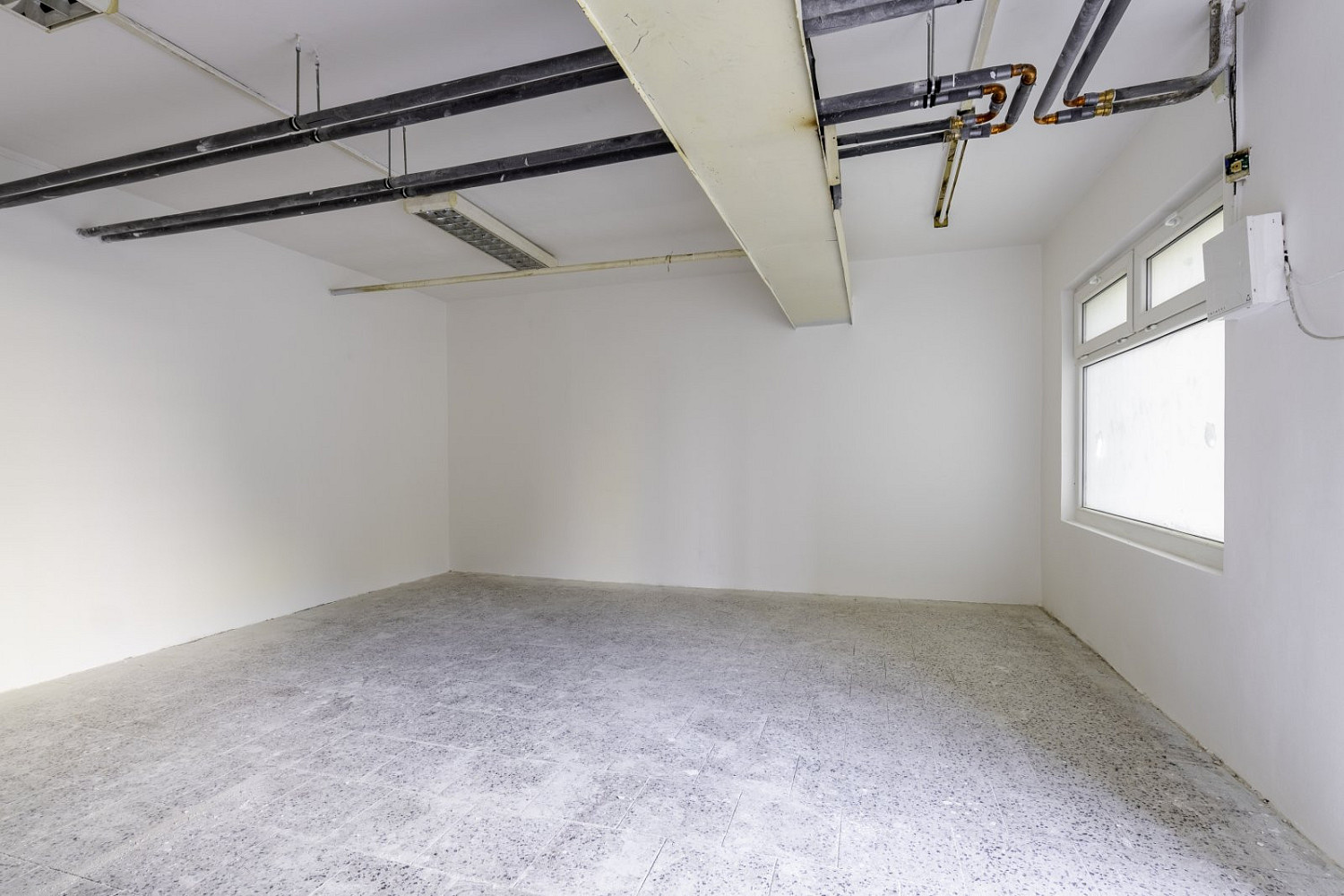 Pronájem obchodních prostor 22 m² – fotografie 2