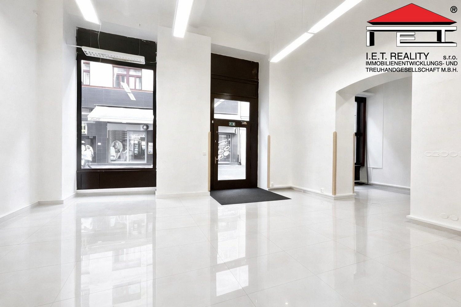 Pronájem obchodních prostor 105 m² – fotografie 2