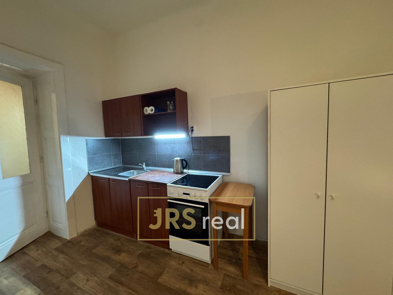 Pronájem bytu 1+kk 32 m² – fotografie 2