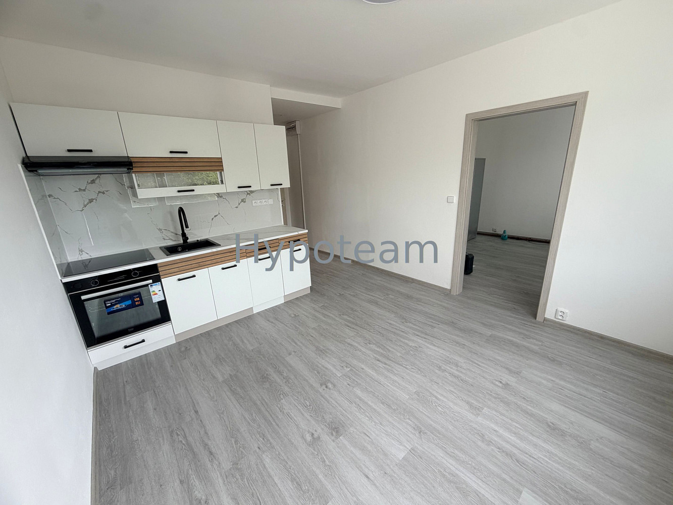 Pronájem bytu 1+1 34 m² – fotografie 2