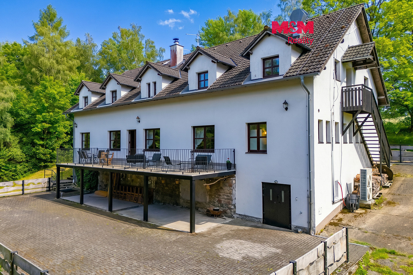 Prodej domu 443 m² s pozemkem 2 457 m²