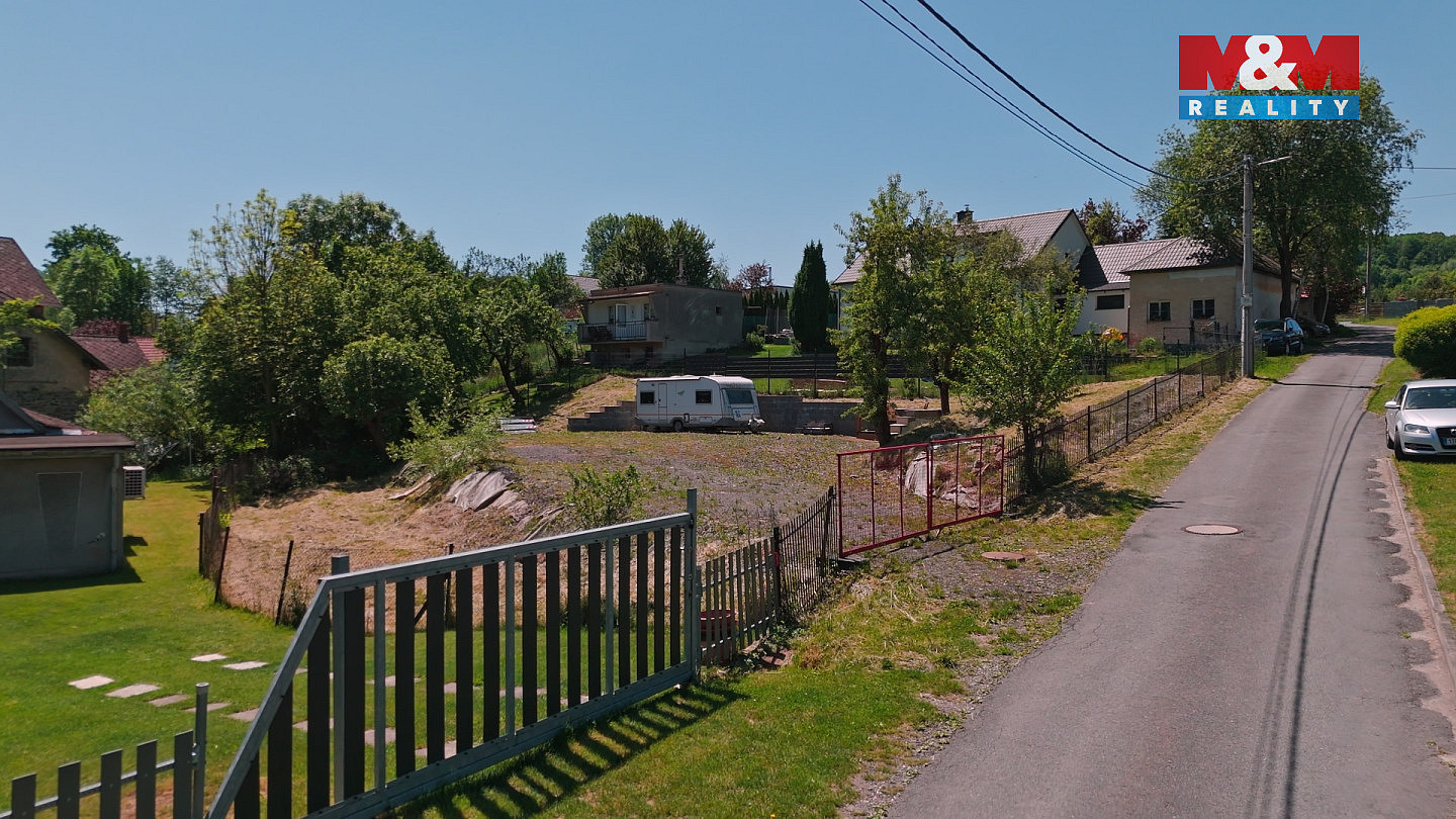 Prodej stavebního pozemku 837 m² – fotografie 2