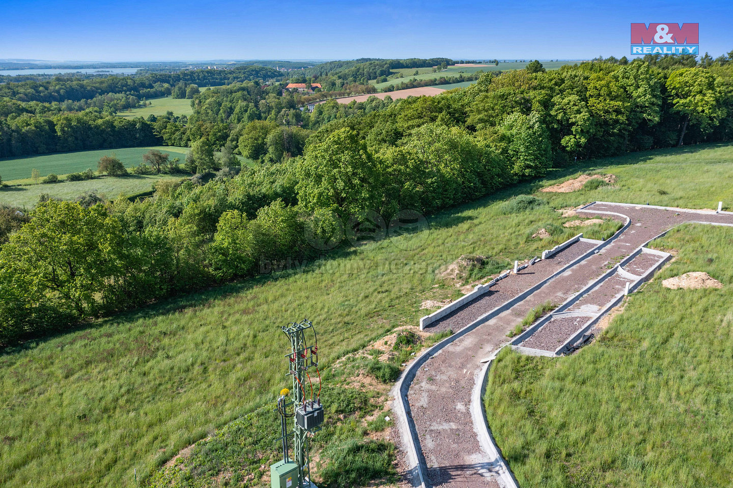 Prodej stavebního pozemku 1 547 m² – fotografie 2