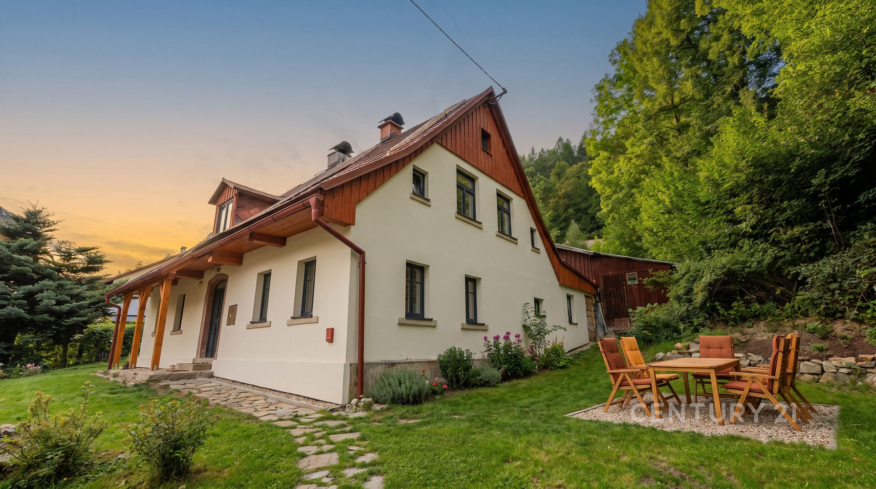 Prodej domu 218 m² s pozemkem 832 m²