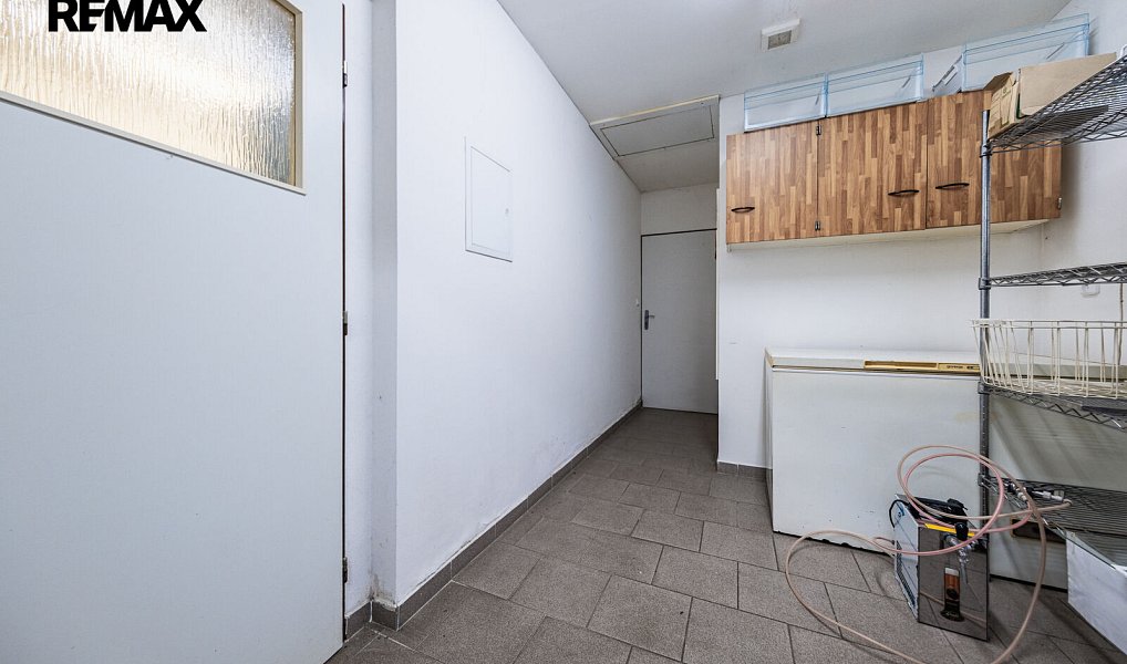 Prodej kanceláře 670 m², Zbrašín – náhled fotky 15