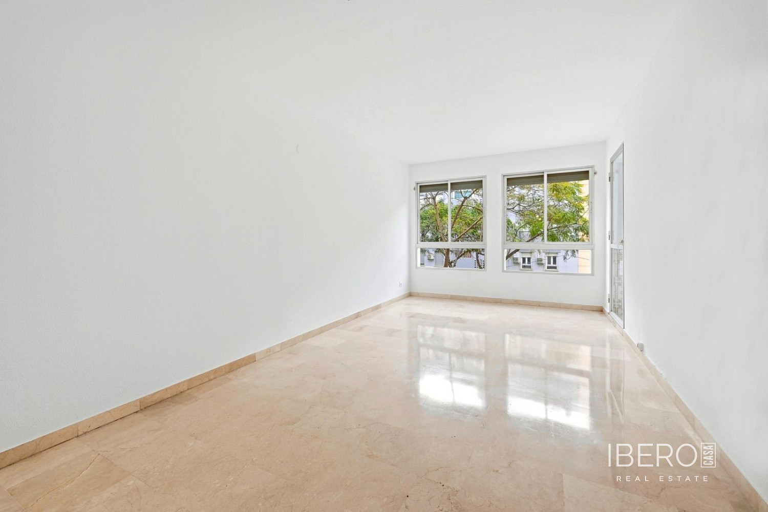 Prodej bytu 4+kk 112 m² — photo 2