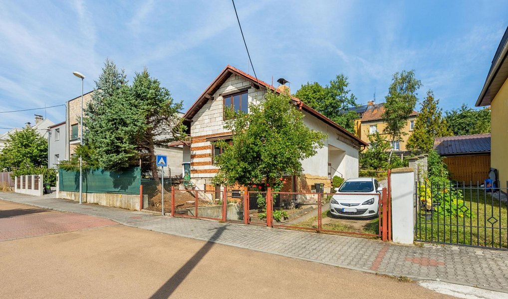 Prodej domu 340 m² s pozemkem 681 m², Plzeň – náhled fotky 35