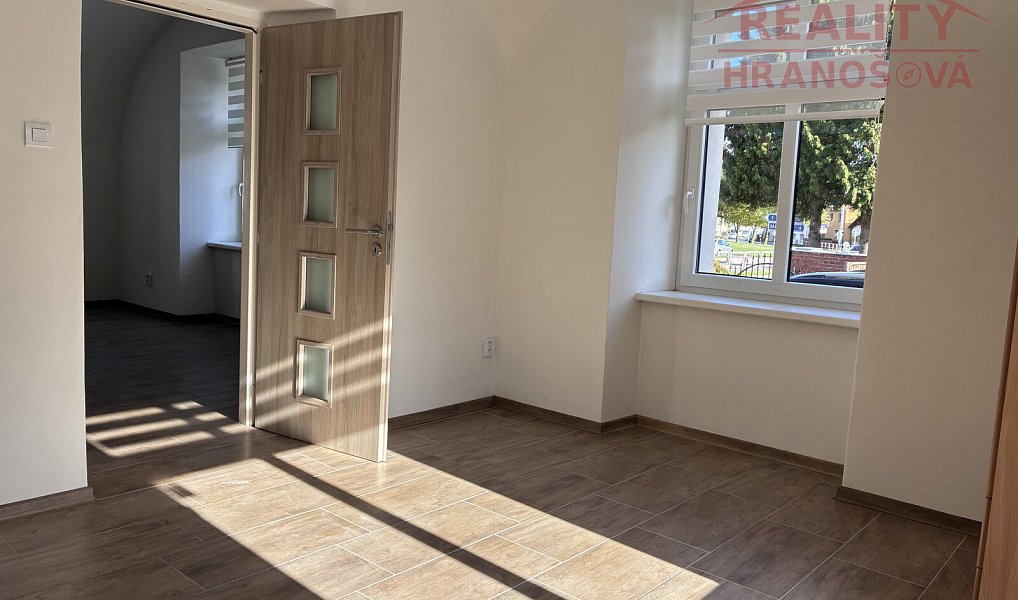Pronájem bytu 2+kk 48 m², Dolní Benešov – náhled fotky 3
