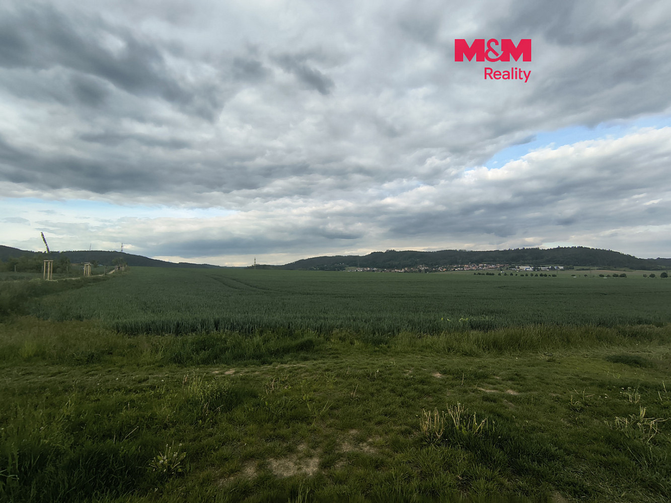 Prodej pole 11 885 m²