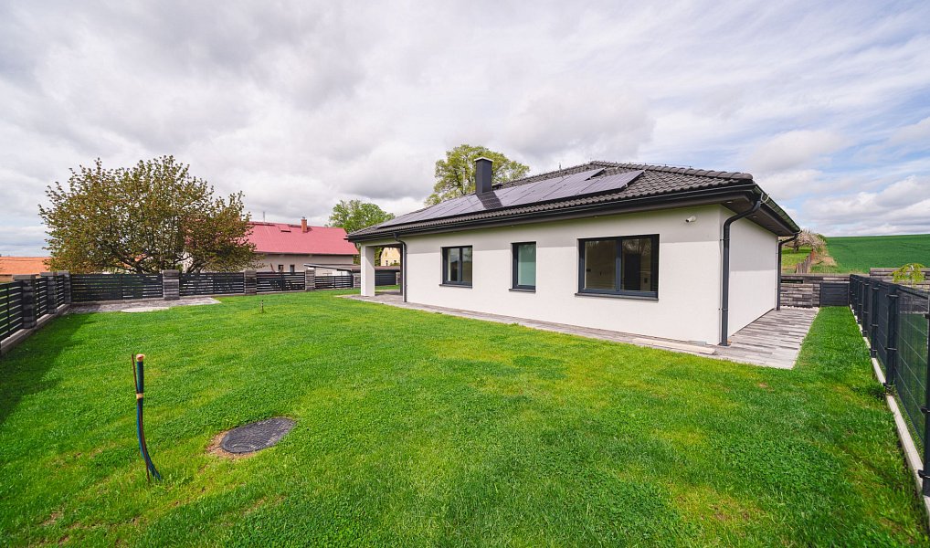Prodej domu 120 m² s pozemkem 551 m², Líšťany – náhled fotky 2