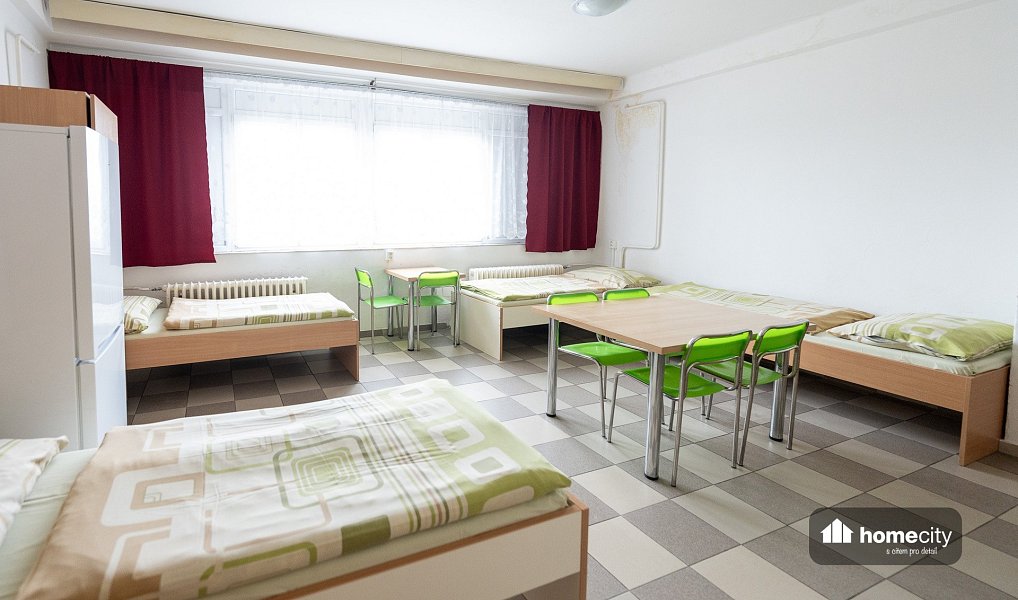 Prodej ubytovacího objektu 1 660 m², Hradec Králové – náhled fotky 20