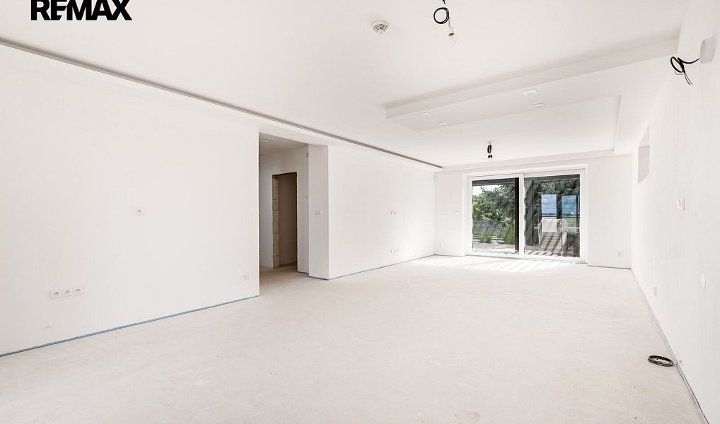 Prodej domu 329 m² s pozemkem 1 034 m², Sluhy – náhled fotky 10