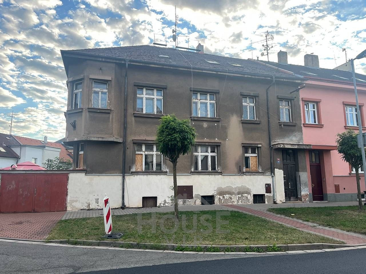 Prodej nájemního domu, činžáku 800 m²