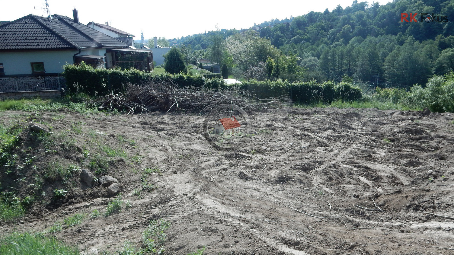 Prodej stavebního pozemku 2 886 m² – fotografie 2