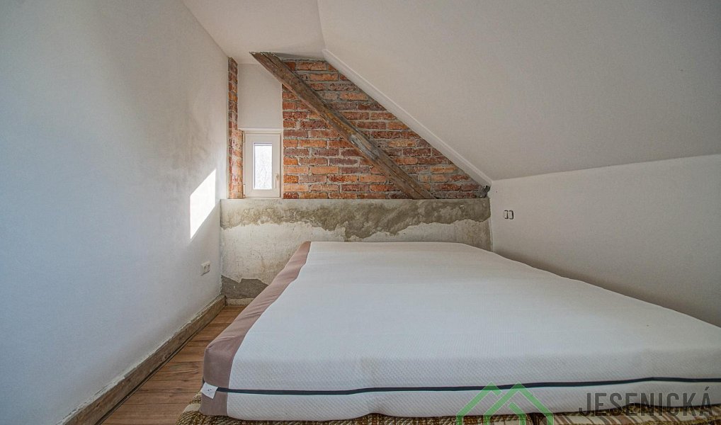 Prodej domu 336 m² s pozemkem 1 626 m², Bernartice – náhled fotky 21