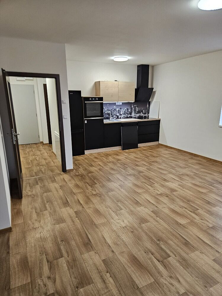 Pronájem bytu 3+kk 79 m² – fotografie 2