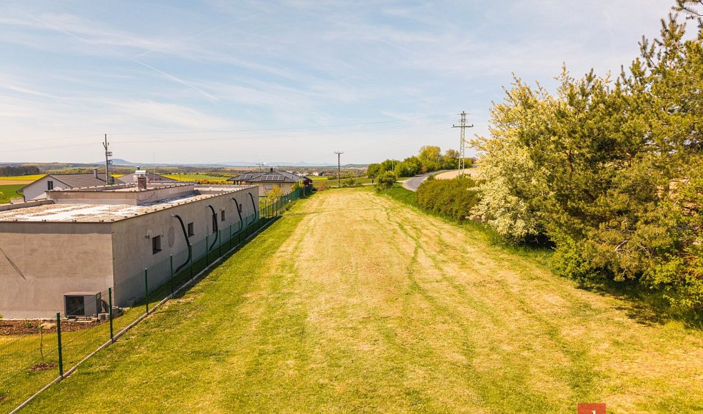 Prodej stavebního pozemku 2 357 m², Střemy – náhled fotky 12