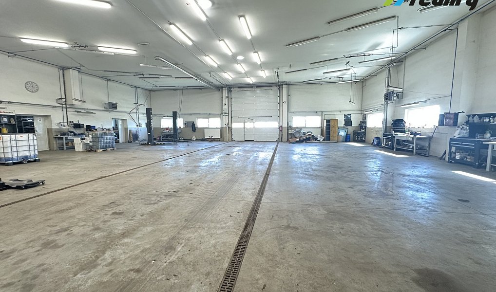 Pronájem výrobních prostor 555 m², Dvůr Králové nad Labem – náhled fotky 2