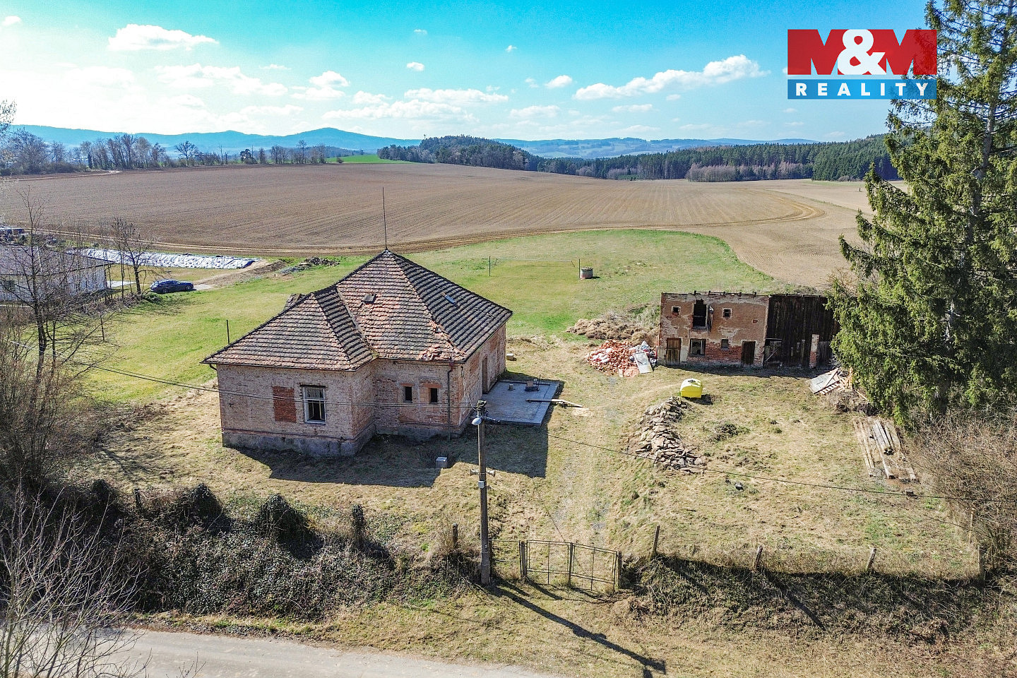Prodej domu 150 m² s pozemkem 1 239 m²