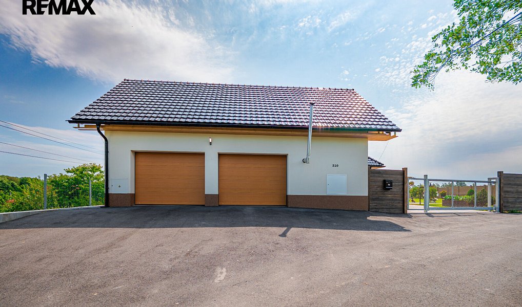 Prodej domu 350 m² s pozemkem 2 074 m², Staré Město – náhled fotky 36