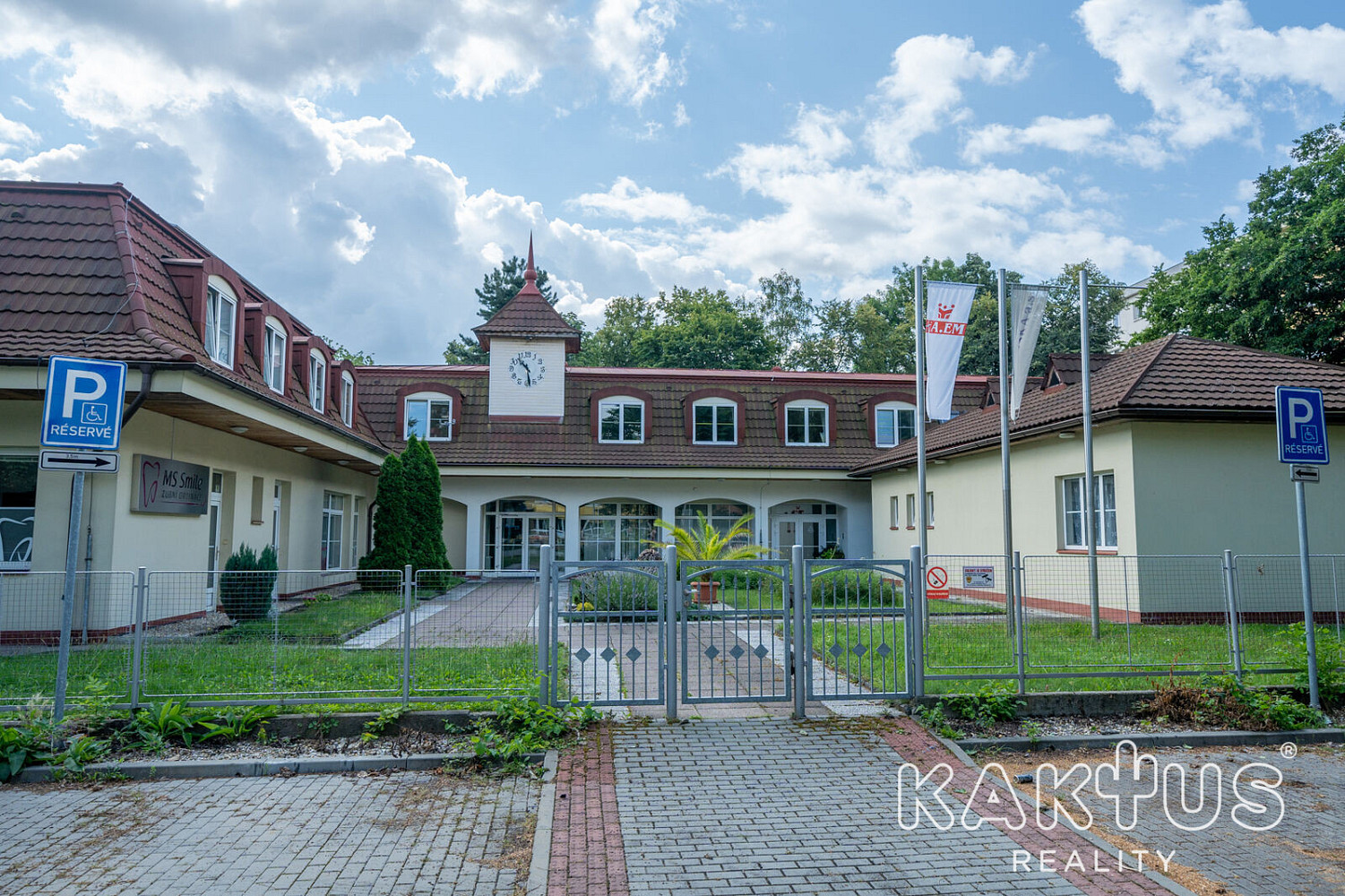 Pronájem kanceláře 377 m² – fotografie 2
