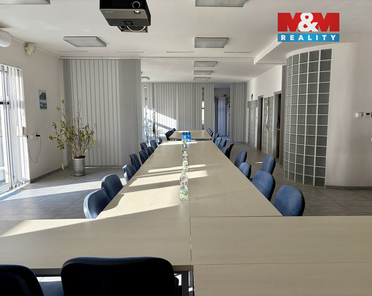 Pronájem kanceláře 180 m² – fotografie 2