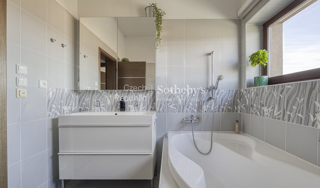Prodej domu 422 m² s pozemkem 3 263 m², Beroun – náhled fotky 15