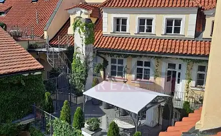Pronájem bytu 4+1 221 m²