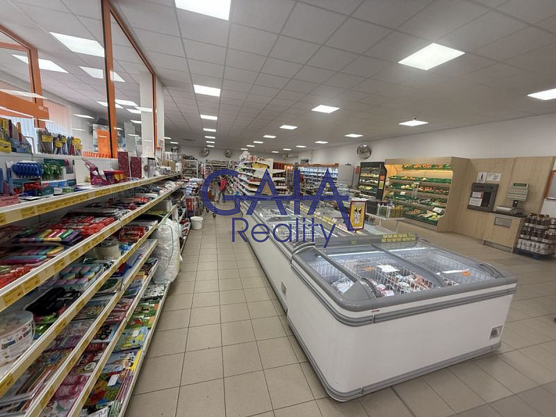 Prodej obchodních prostor 600 m² – fotografie 2