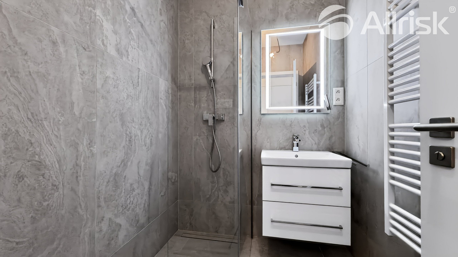 Pronájem bytu 1+kk 33 m² – fotografie 4