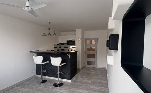 Prodej bytu 1+kk 29 m², Pivcova, Praha 5 - Hlubočepy