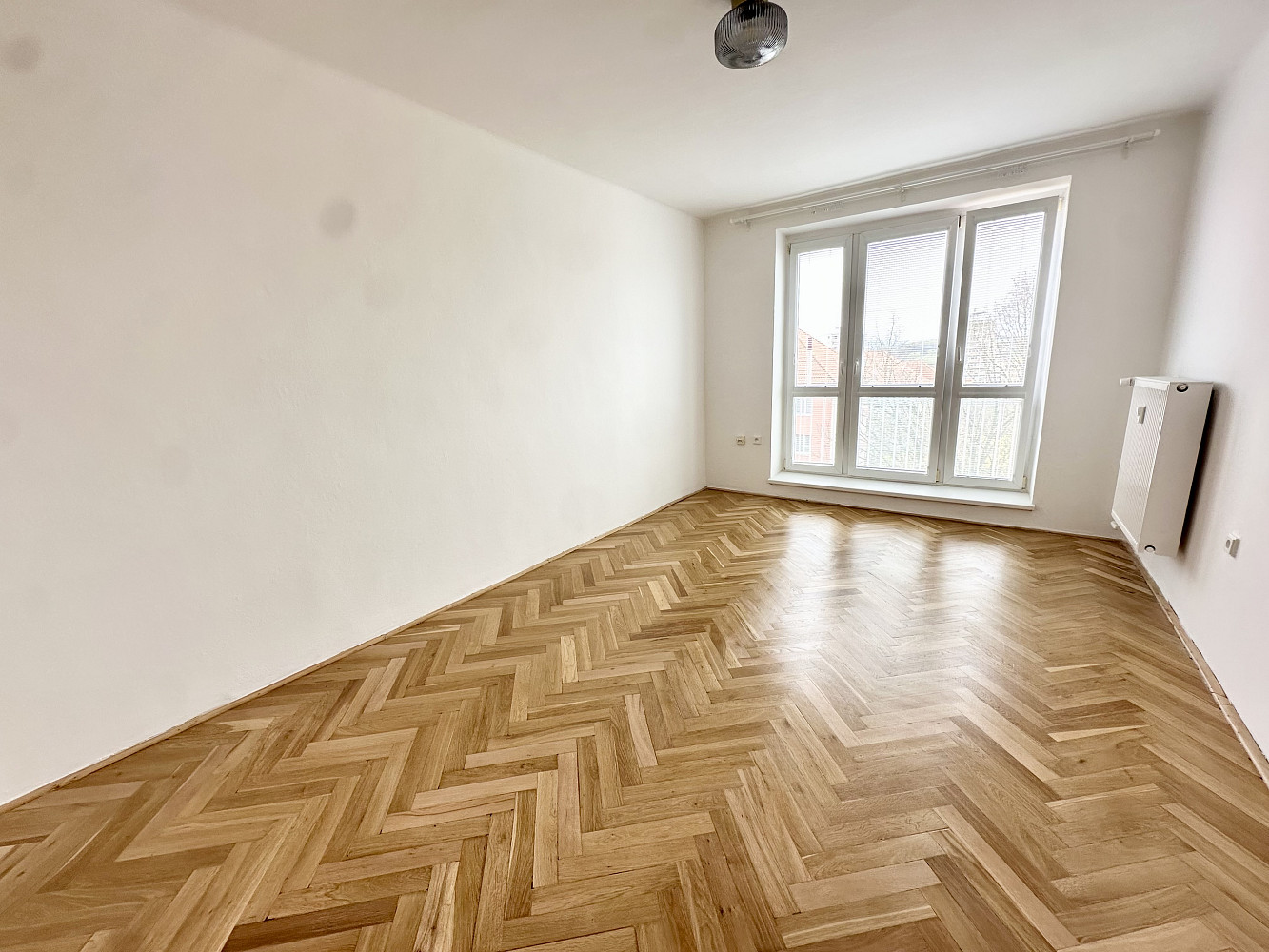 Pronájem bytu 2+1 55 m² – pohled 5