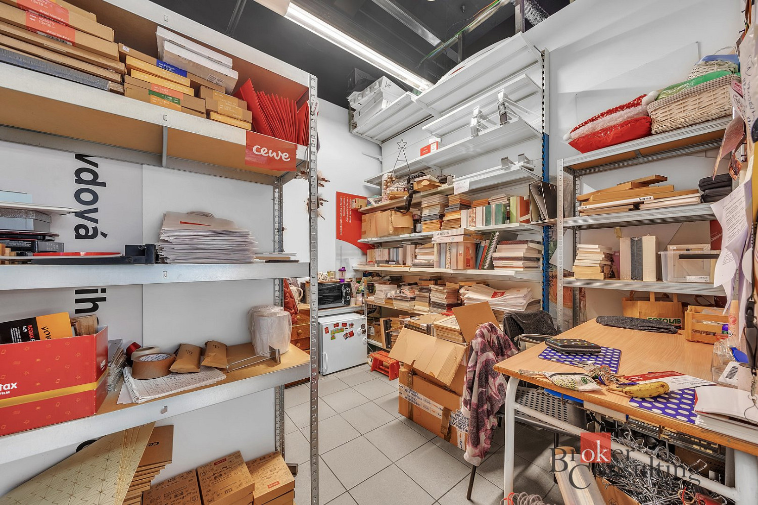 Pronájem komerční, 190.6 m², Hradec KrálovéDukelská třída – pohled 5