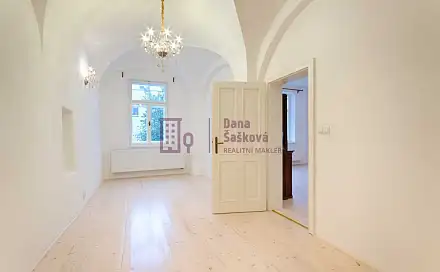 Pronájem bytu 2+1 71 m², nám. Míru, Jindřichův Hradec - Jindřichův Hradec I