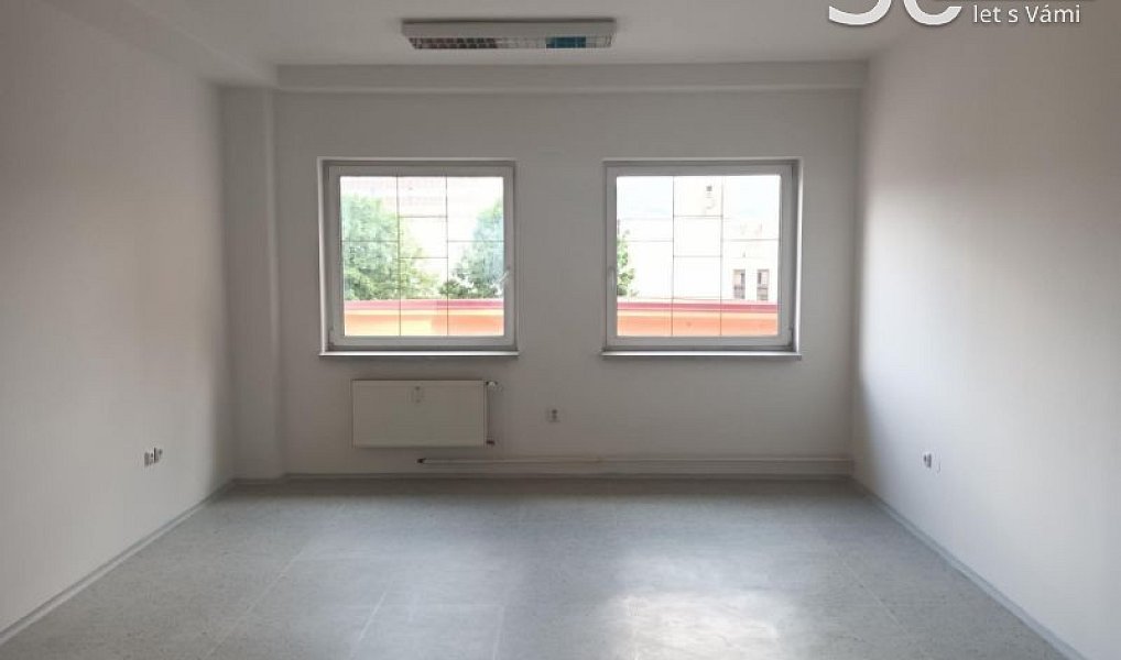 Pronájem kanceláře 32 m², Vsetín – náhled fotky 3