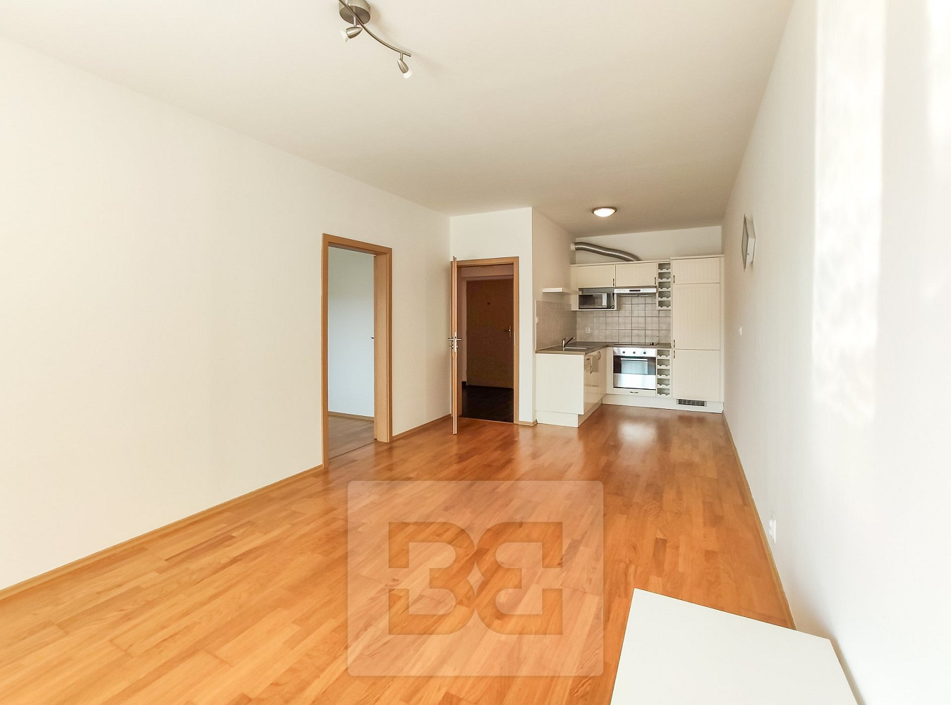 Pronájem bytu 2+kk 58 m² — photo 3