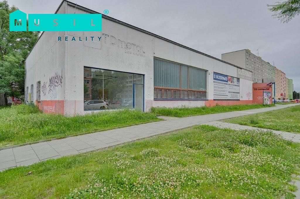 Pronájem komerčního objektu (jiného typu) 542 m²