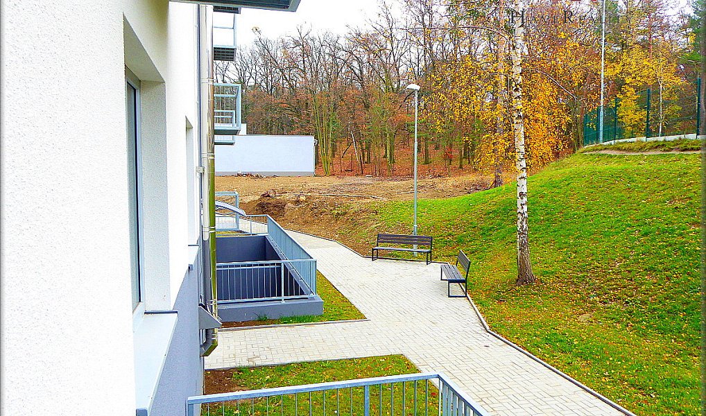 Prodej bytu 2+kk 33 m², Milovice – náhled fotky 13